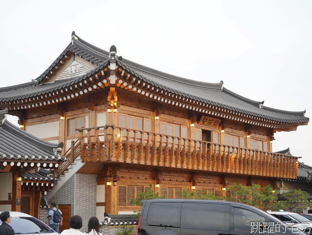 [韓國旅遊]慶州瞻星臺첨성대-韓國秋天不只有楓葉，絕美粉黛亂子草粉紅風暴，住宿慶州韓屋皇南館，月晴橋美食素食推薦校村家三百家