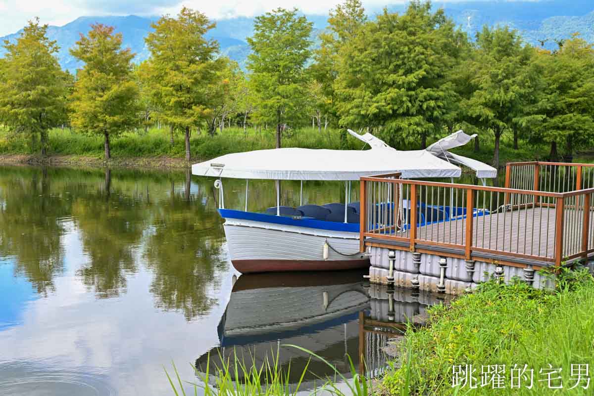 [花蓮壽豐景點懶人包]夢幻星巴克「星巴克花蓮理想門市」理想PAARK水岸生活坐擁絕美湖景環繞著落羽松，進駐9家在地美味，文青選物神農生活 這裡根本在歐洲，搭船遊遍落羽松湖畔