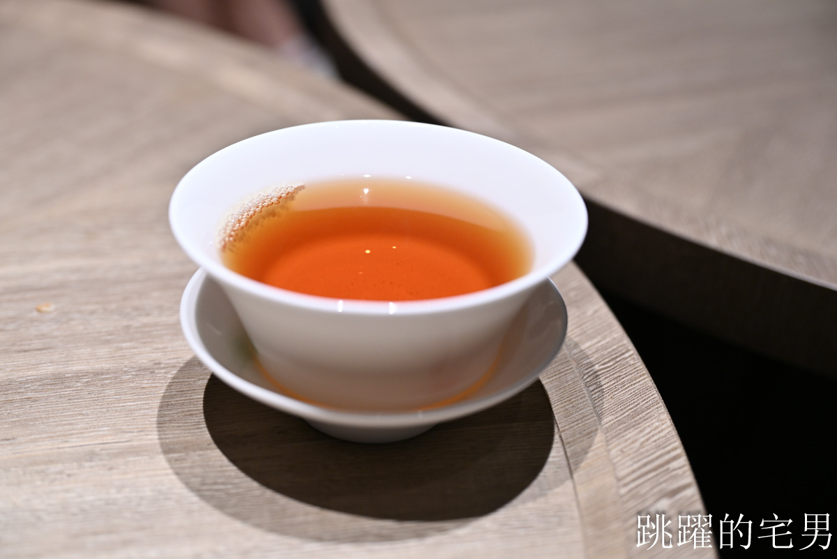 [日月潭美食推薦]日月潭力麗溫德姆溫泉酒店晚餐推薦邵中餐廳-日月潭高質感中餐廳，紅燒鮑魚東坡肉滋味細膩軟嫩，古人智慧醬筍蒸魚放到現代還是絕佳美味