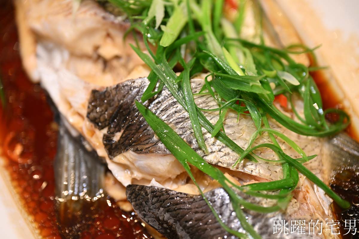 [日月潭美食推薦]日月潭力麗溫德姆溫泉酒店晚餐推薦邵中餐廳-日月潭高質感中餐廳，紅燒鮑魚東坡肉滋味細膩軟嫩，古人智慧醬筍蒸魚放到現代還是絕佳美味