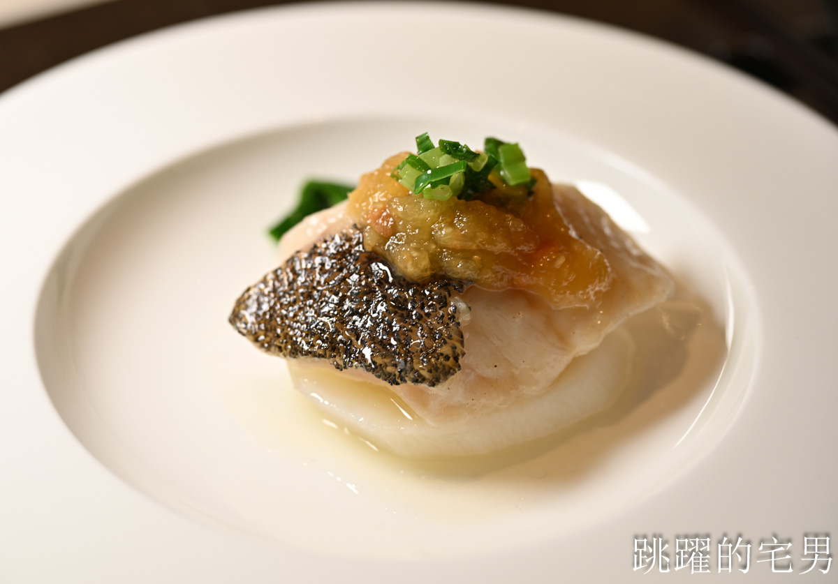 [日月潭美食推薦]日月潭力麗溫德姆溫泉酒店晚餐推薦邵中餐廳-日月潭高質感中餐廳，紅燒鮑魚東坡肉滋味細膩軟嫩，古人智慧醬筍蒸魚放到現代還是絕佳美味