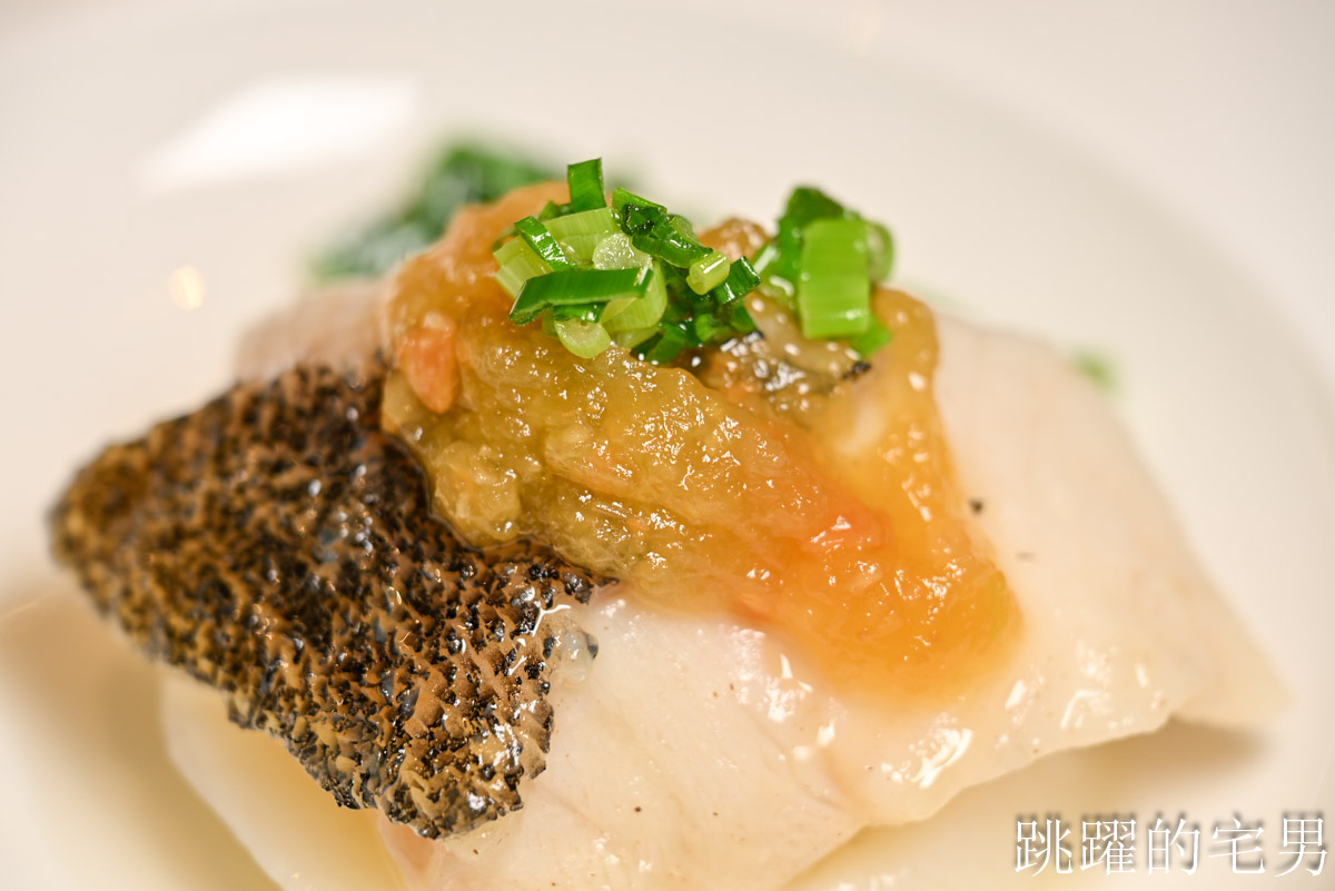 [日月潭美食推薦]日月潭力麗溫德姆溫泉酒店晚餐推薦邵中餐廳-日月潭高質感中餐廳，紅燒鮑魚東坡肉滋味細膩軟嫩，古人智慧醬筍蒸魚放到現代還是絕佳美味