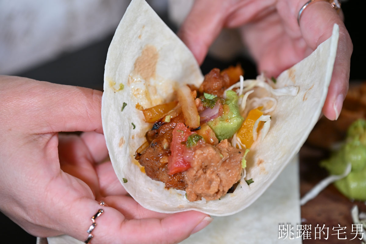 [忠孝敦化餐酒館推薦]ABV加勒比海餐酒館忠孝店-聚會爽嗑50盎司窯烤牛排雞腿、髒髒雞、香辣法士達，大口吃肉直接封頂，東區餐酒館