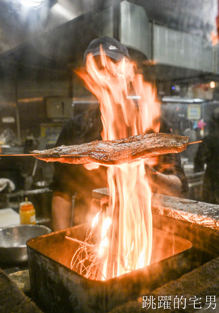 [新竹日式料理] ABV日式居酒屋新竹店-驚艷火焰日式料理，超愛大阪燒、熱炒，百款酒類營業凌晨2點，新竹餐酒館推薦