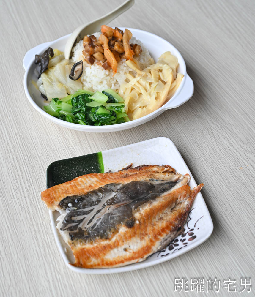 [花蓮美食]胖胖虱目魚-傳承超過30年花蓮老店，乾煎虱目魚也太香啦! 加30元就有4菜便當C/P值超高，加湯免費! 花蓮火車站美食，花蓮下午有營業餐廳