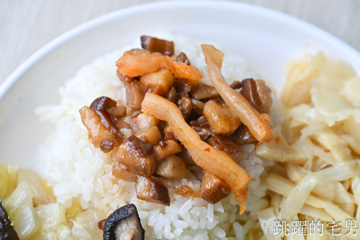 [花蓮美食]胖胖虱目魚-傳承超過30年花蓮老店，乾煎虱目魚也太香啦! 加30元就有4菜便當C/P值超高，加湯免費! 花蓮火車站美食，花蓮下午有營業餐廳