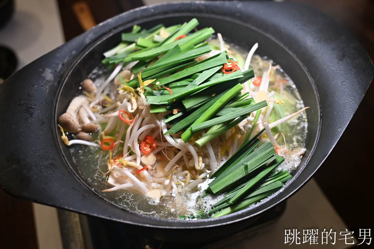 [花蓮美食]芝麻開門上海支店-花蓮日式料理空間舒適有質感，博多牛腸鍋油脂豐富超日本風味，稻草燒火焰料理也太吸睛! 附設停車位，花蓮下午有營業餐廳