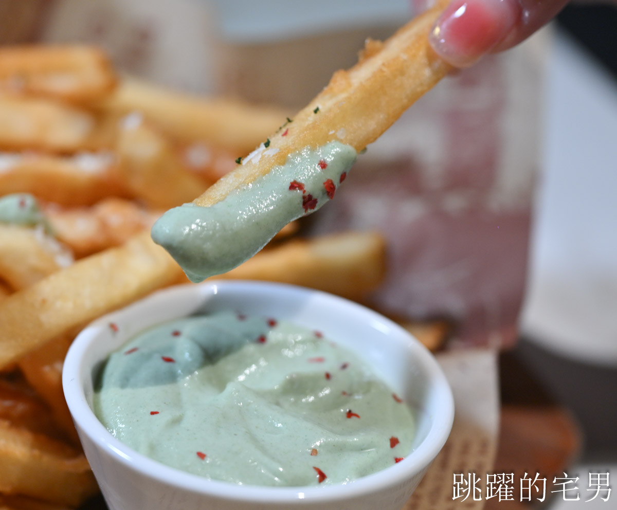 [信義區餐酒館]Oscar Lounge搬家-佔地百坪台北101旁酒吧，信義區Live House現場氣氛超好