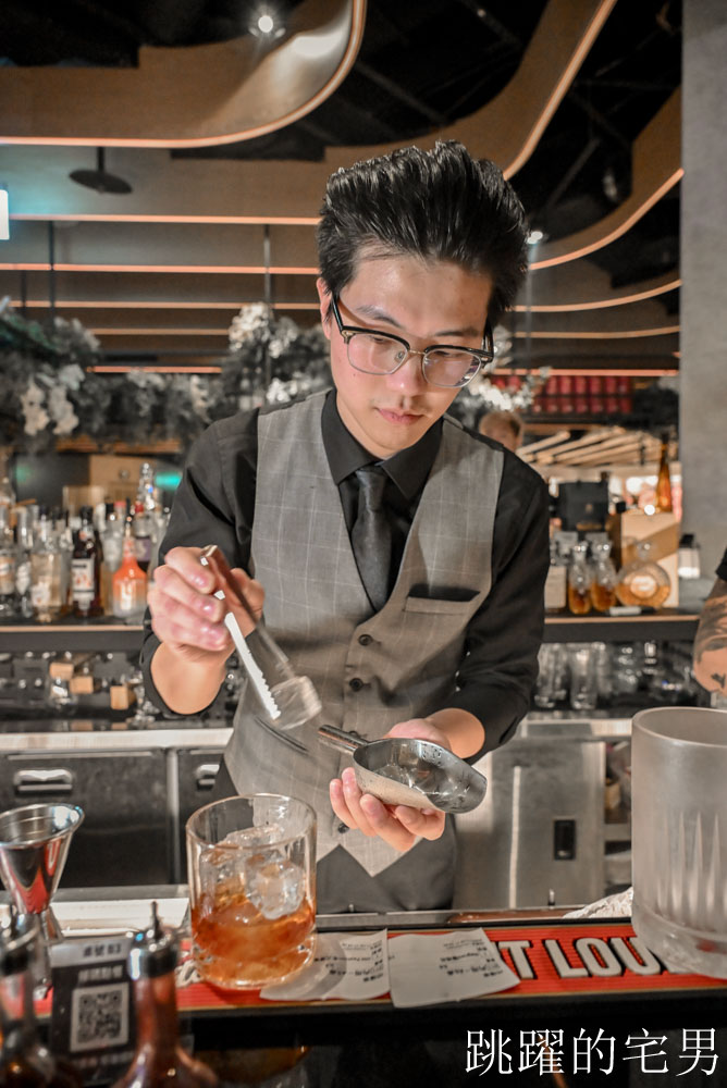 [信義區餐酒館]Oscar Lounge搬家-佔地百坪台北101旁酒吧，信義區Live House現場氣氛超好