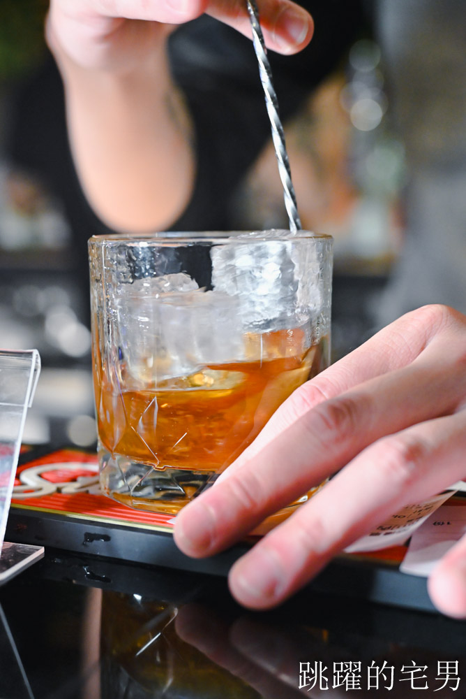 [信義區餐酒館]Oscar Lounge搬家-佔地百坪台北101旁酒吧，信義區Live House現場氣氛超好