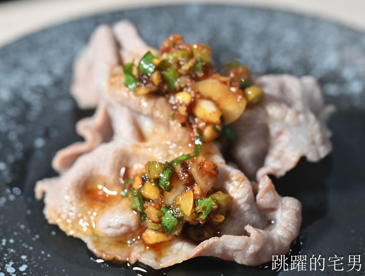 [霧川鍋物]花蓮吃到飽火鍋399元不受服務費，厚切台灣豬肉、雞腿肉很加分! 還有泰國明果冰淇淋