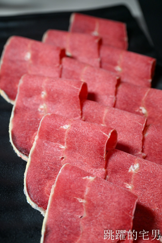 [霧川鍋物]花蓮吃到飽火鍋399元不受服務費，厚切台灣豬肉、雞腿肉很加分! 還有泰國明果冰淇淋