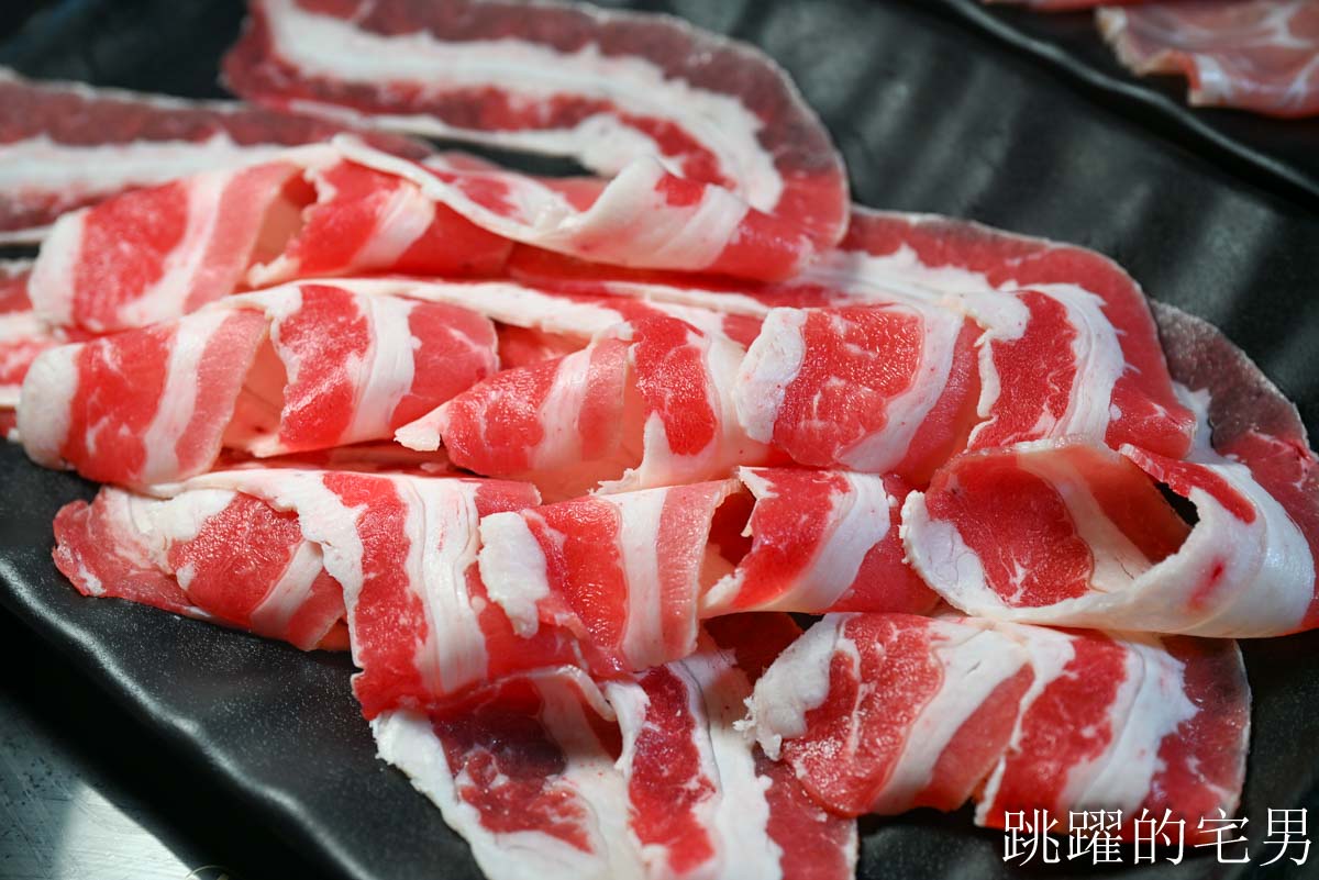 [霧川鍋物]花蓮吃到飽火鍋399元不受服務費，厚切台灣豬肉、雞腿肉很加分! 還有泰國明果冰淇淋