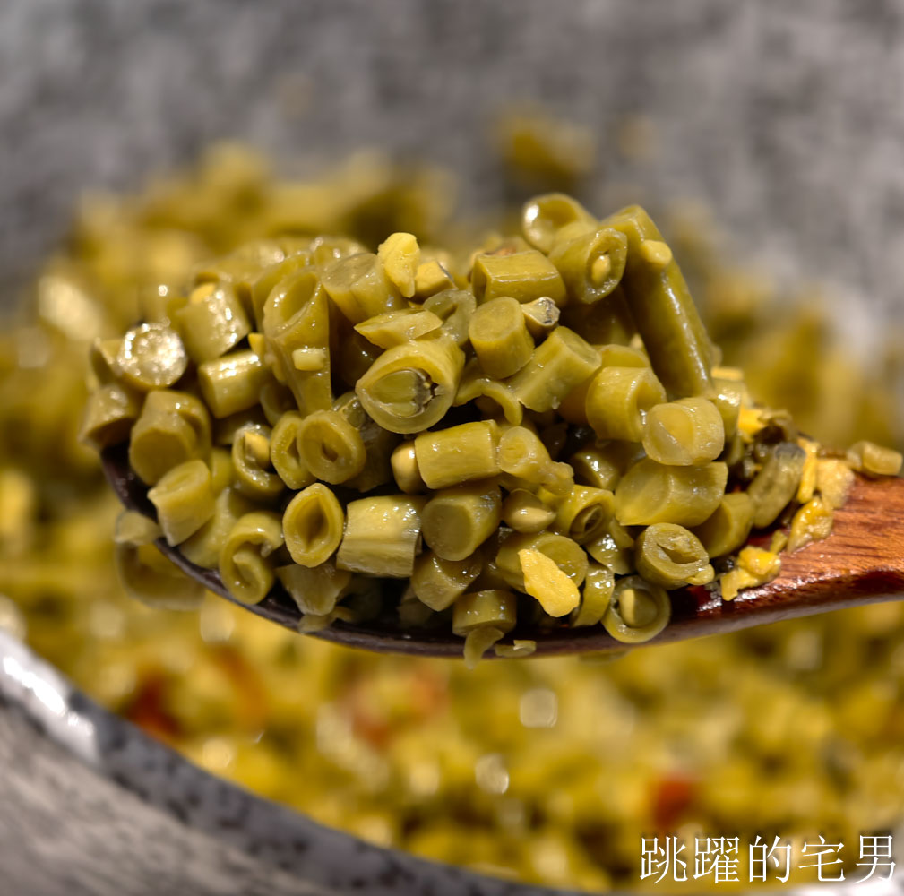 [霧川鍋物]花蓮吃到飽火鍋399元不受服務費，厚切台灣豬肉、雞腿肉很加分! 還有泰國明果冰淇淋