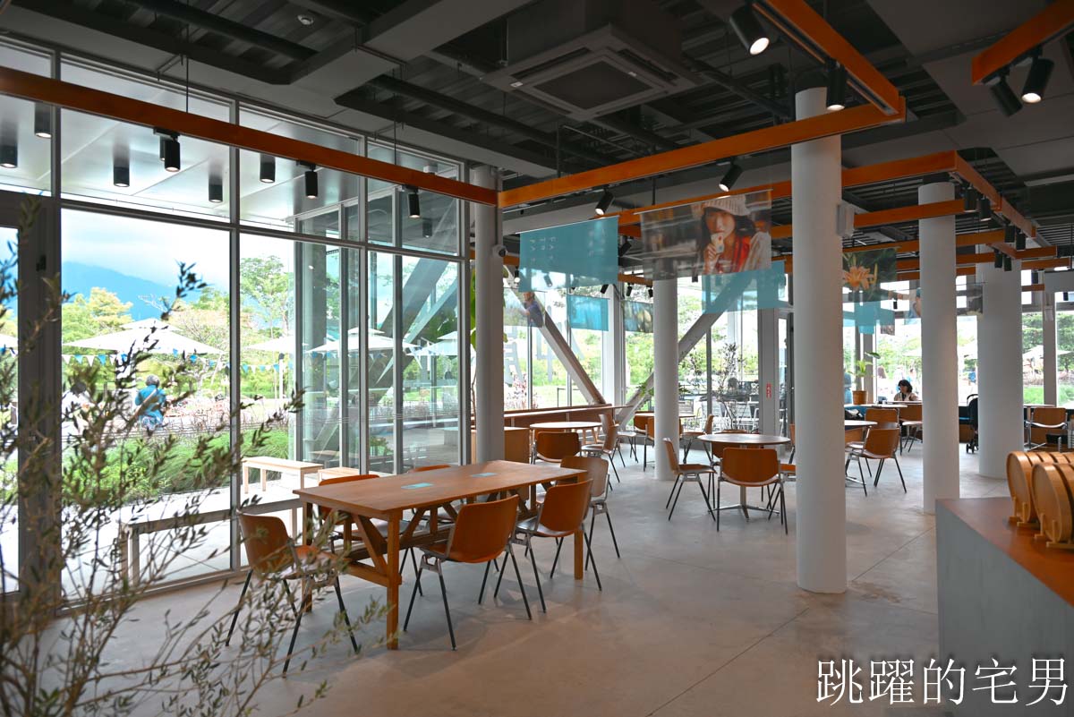 [花蓮壽豐景點懶人包]夢幻星巴克「星巴克花蓮理想門市」理想PAARK水岸生活坐擁絕美湖景環繞著落羽松，進駐9家在地美味，文青選物神農生活 這裡根本在歐洲，搭船遊遍落羽松湖畔