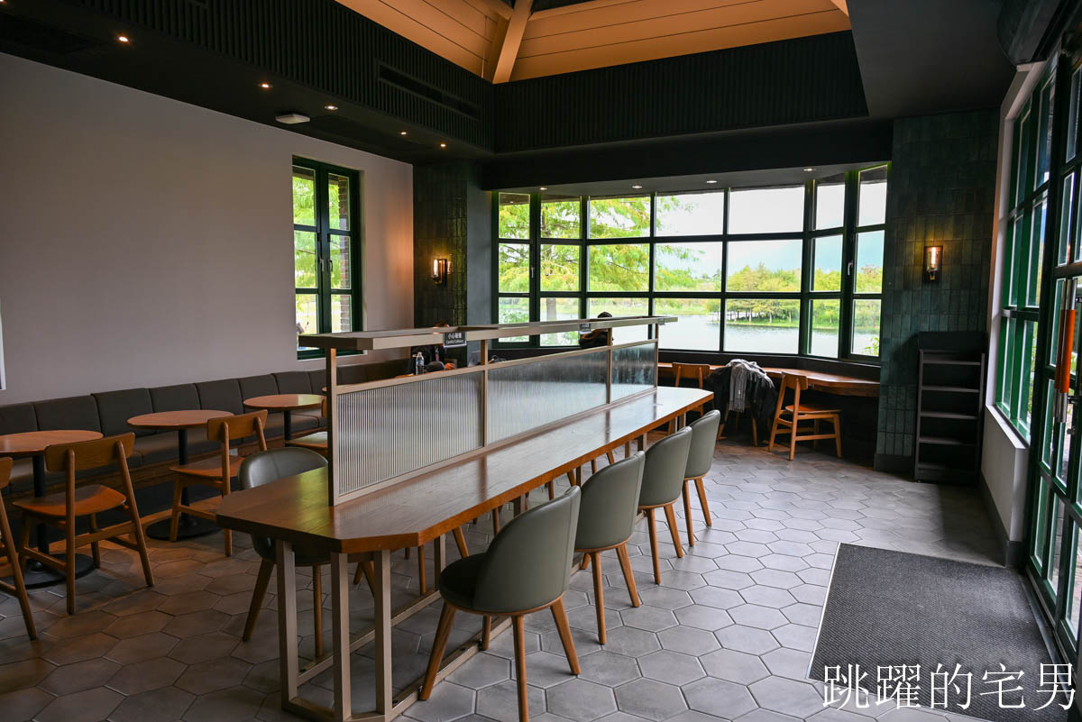 [花蓮壽豐景點懶人包]夢幻星巴克「星巴克花蓮理想門市」理想PAARK水岸生活坐擁絕美湖景環繞著落羽松，進駐9家在地美味，文青選物神農生活 這裡根本在歐洲，搭船遊遍落羽松湖畔