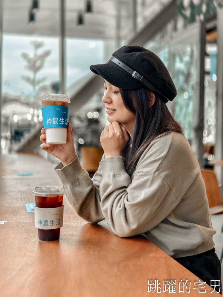 [花蓮壽豐景點懶人包]夢幻星巴克「星巴克花蓮理想門市」理想PAARK水岸生活坐擁絕美湖景環繞著落羽松，進駐9家在地美味，文青選物神農生活 這裡根本在歐洲，搭船遊遍落羽松湖畔