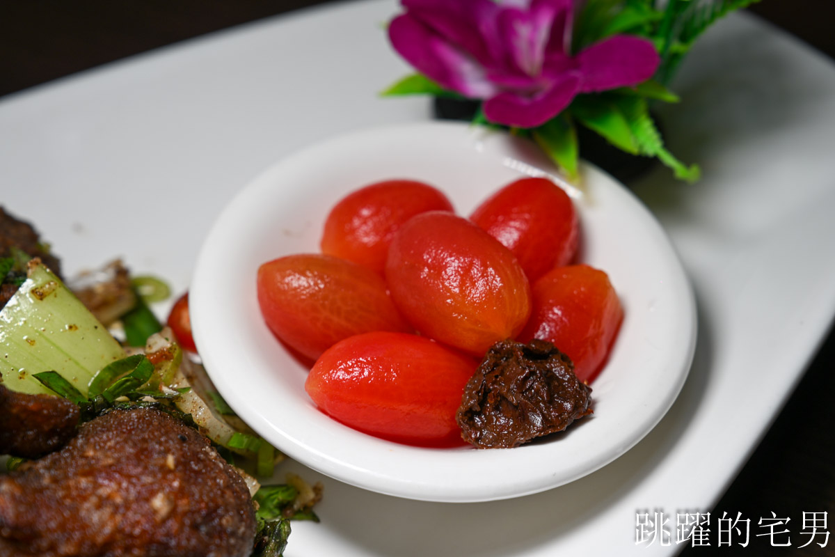 [花蓮美食]二訪外婆家餐館(預約制)- 花蓮無菜單料理高C/P值份量足，椒鹽炸豬腳超Q彈，佛心開瓶費旁邊有大停車場超方便，花蓮聚餐餐廳推薦