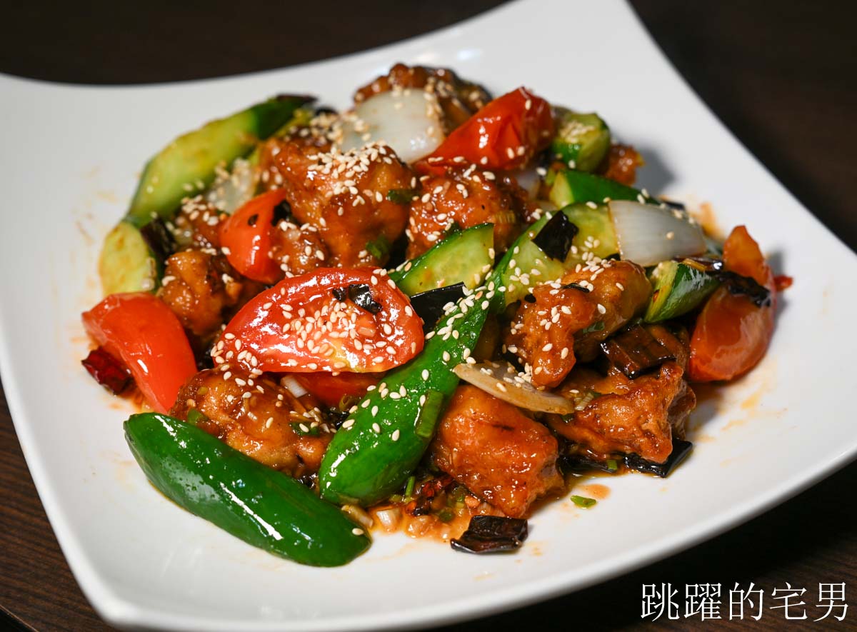 [花蓮美食]二訪外婆家餐館(預約制)- 花蓮無菜單料理高C/P值份量足，椒鹽炸豬腳超Q彈，佛心開瓶費旁邊有大停車場超方便，花蓮聚餐餐廳推薦