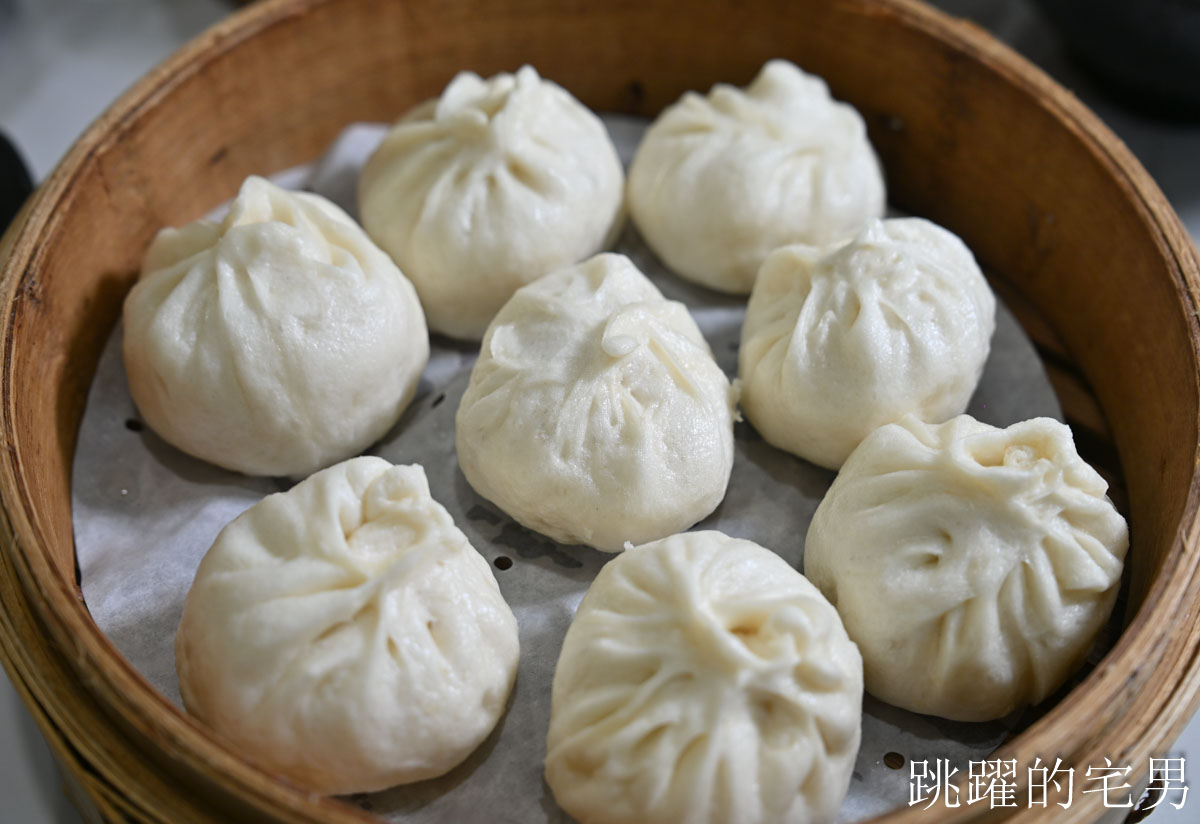 [花蓮美食]來來小籠包重新裝潢-在地人也會吃的花蓮小籠包、麵皮口感好，靈魂醬汁沾下去就對了