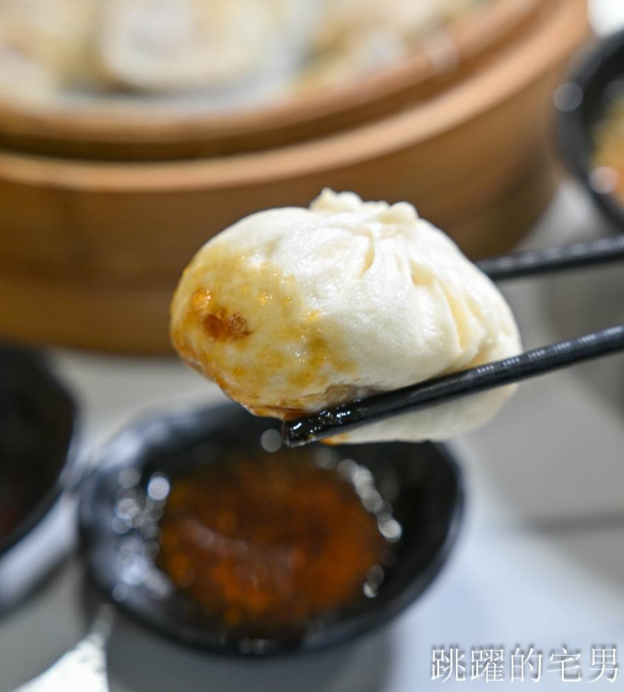 [花蓮美食]來來小籠包重新裝潢-在地人也會吃的花蓮小籠包、麵皮口感好，靈魂醬汁沾下去就對了