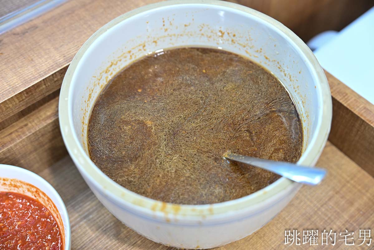 [花蓮美食]來來小籠包重新裝潢-在地人也會吃的花蓮小籠包、麵皮口感好，靈魂醬汁沾下去就對了