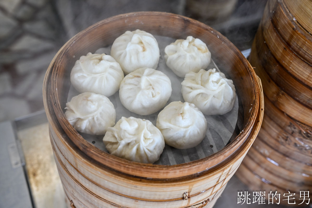 [花蓮美食]來來小籠包重新裝潢-在地人也會吃的花蓮小籠包、麵皮口感好，靈魂醬汁沾下去就對了