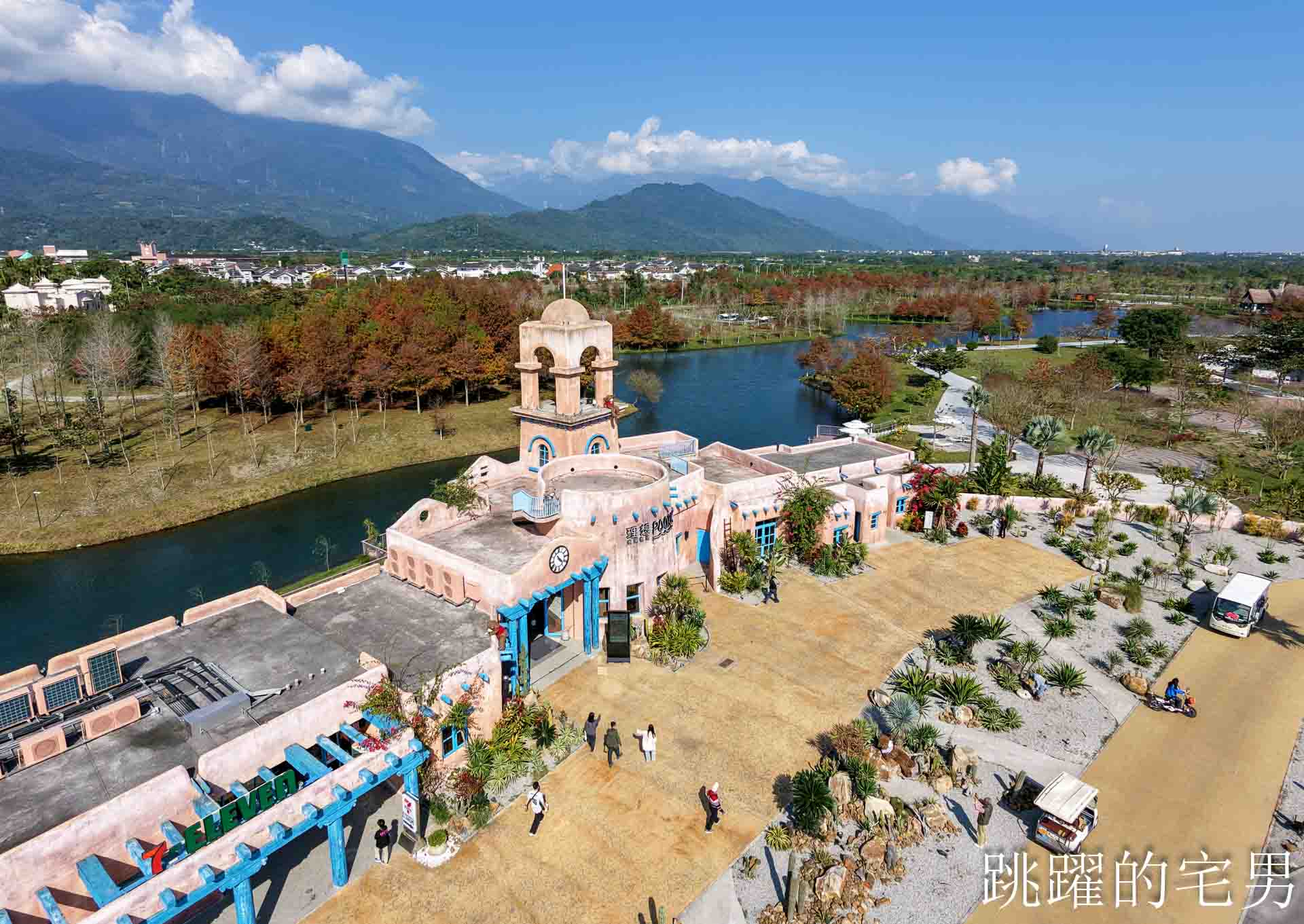 [花蓮壽豐景點懶人包]夢幻星巴克「星巴克花蓮理想門市」理想PAARK水岸生活坐擁絕美湖景環繞著落羽松，進駐9家在地美味，文青選物神農生活 這裡根本在歐洲，搭船遊遍落羽松湖畔