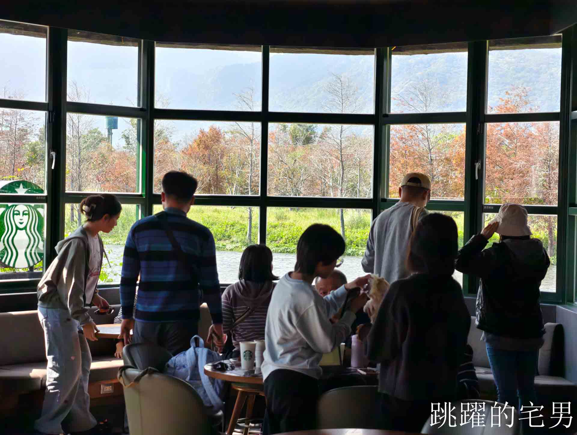 [花蓮壽豐景點懶人包]夢幻星巴克「星巴克花蓮理想門市」理想PAARK水岸生活坐擁絕美湖景環繞著落羽松，進駐9家在地美味，文青選物神農生活 這裡根本在歐洲，搭船遊遍落羽松湖畔