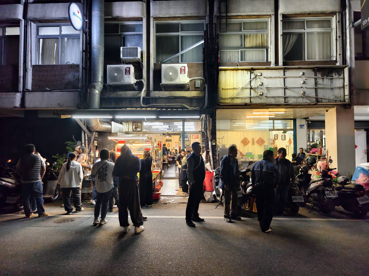 [花蓮海鮮餐廳推薦]福源海鮮-大推花蓮市海產店，吃過無數次福源海鮮必點菜色都在這，提供停車場、包廂、花蓮有包廂餐廳、花蓮美食