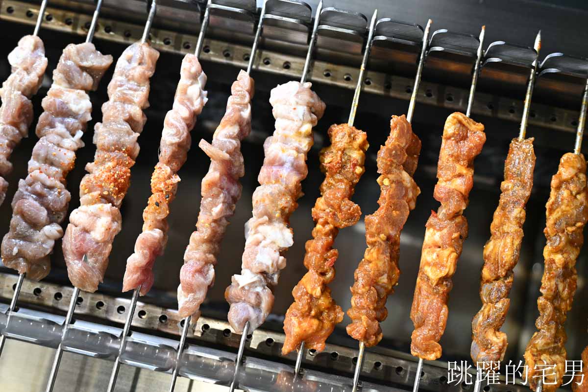 [忠孝敦化美食]羊騷殿台北敦化店-吃過回不去，小羔羊嫩到不行，烤羊油香爆，完全打到我的味蕾! 居然還有炒乾羊肉爐超特別，熱炒台北啤酒喝到飽