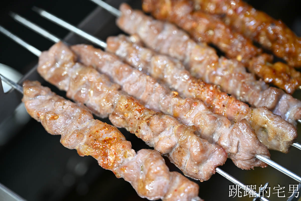 [忠孝敦化美食]羊騷殿台北敦化店-吃過回不去，小羔羊嫩到不行，烤羊油香爆，完全打到我的味蕾! 居然還有炒乾羊肉爐超特別，熱炒台北啤酒喝到飽