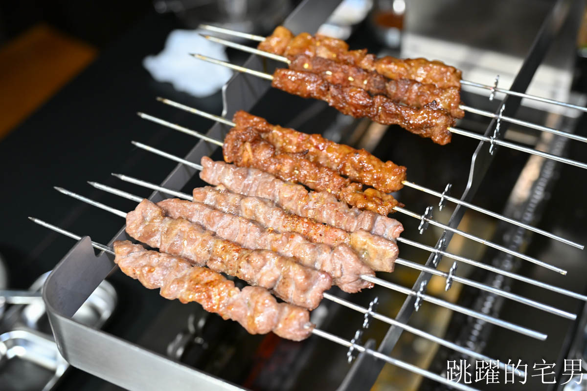 [忠孝敦化美食]羊騷殿台北敦化店-吃過回不去，小羔羊嫩到不行，烤羊油香爆，完全打到我的味蕾! 居然還有炒乾羊肉爐超特別，熱炒台北啤酒喝到飽