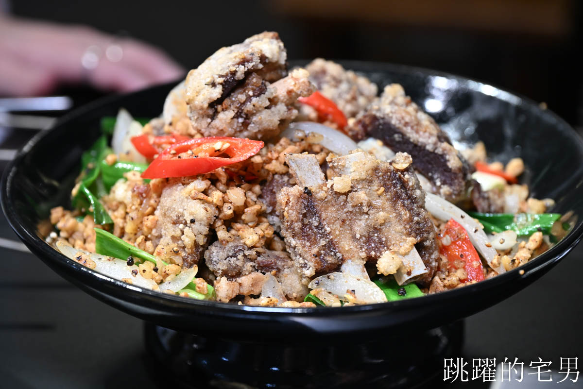 [忠孝敦化美食]羊騷殿台北敦化店-吃過回不去，小羔羊嫩到不行，烤羊油香爆，完全打到我的味蕾! 居然還有炒乾羊肉爐超特別，熱炒台北啤酒喝到飽