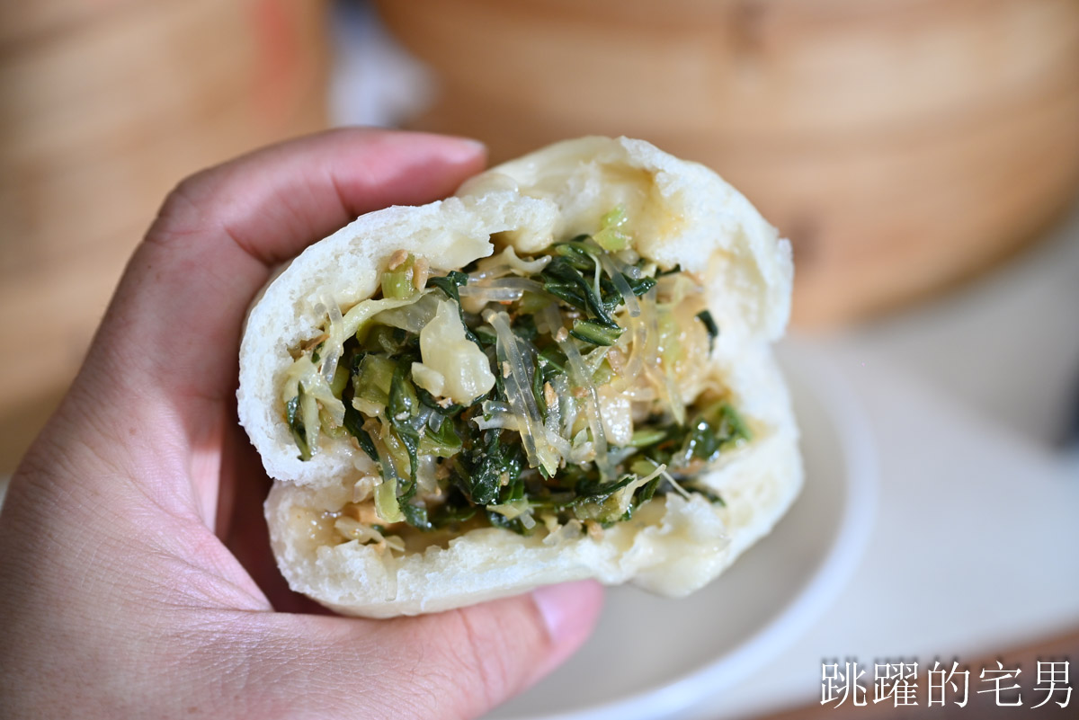 [三重美食推薦]紅林包子舖三重三和店-市場裡老麵包子肉汁四溢，500碗推薦辣豆干包超美味! 三重包子推薦，三重素食推薦