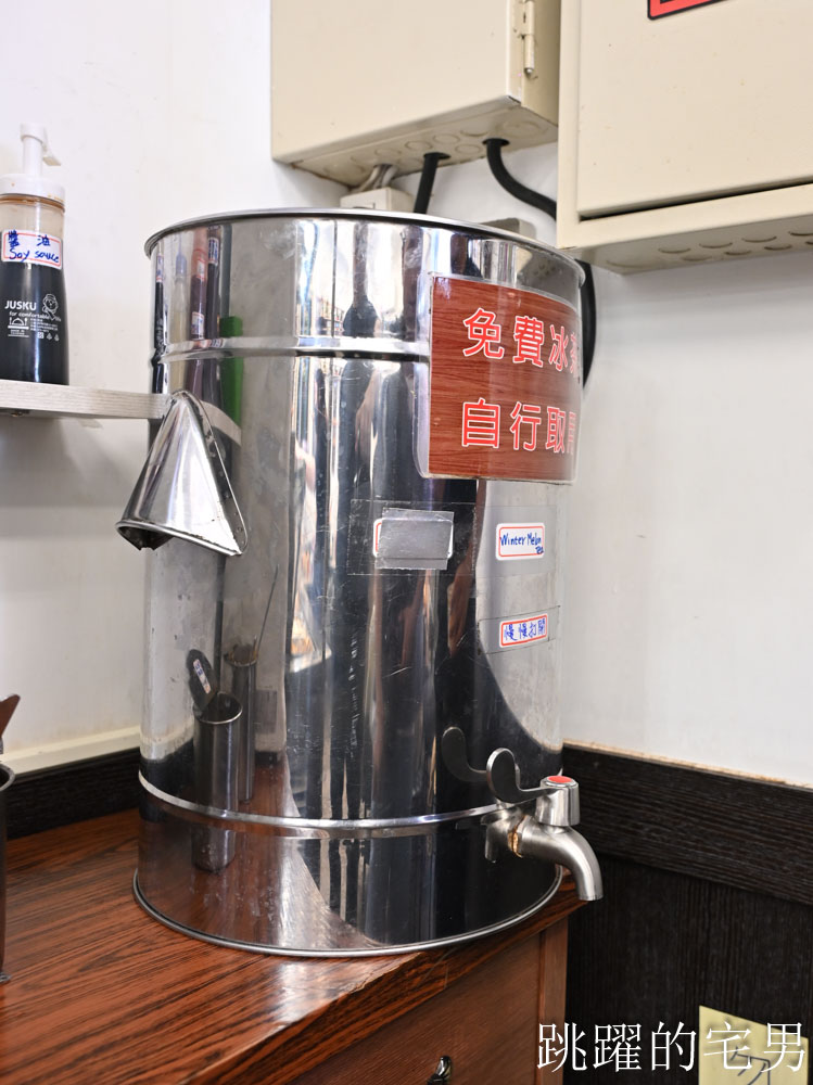 [新竹美食推薦]九添福牛肉麵館-超夯新竹牛肉麵，不到1年就得到食尚玩家、米其林必比登推介，10分鐘客滿真不是蓋的 !