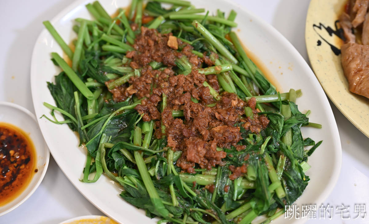 [新竹美食推薦]九添福牛肉麵館-超夯新竹牛肉麵，不到1年就得到食尚玩家、米其林必比登推介，10分鐘客滿真不是蓋的 !