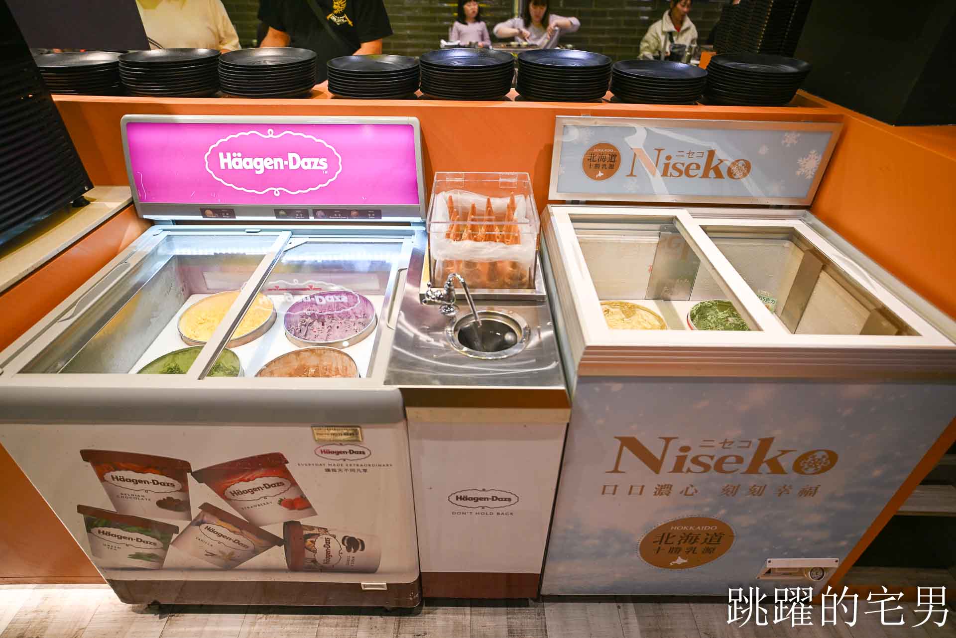 [花蓮燒肉吃到飽]石屋燒肉:  在地人激推的花蓮吃到飽強者，不只和牛哈根達斯吃到飽、雙爐火烤，暖心服務完全戳中心坎裡