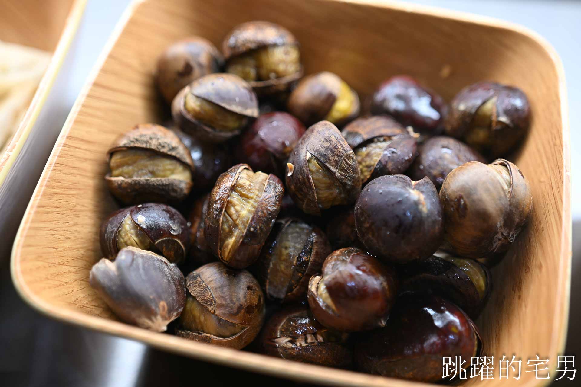 [花蓮燒肉吃到飽]石屋燒肉:  在地人激推的花蓮吃到飽強者，不只和牛哈根達斯吃到飽、雙爐火烤，暖心服務完全戳中心坎裡