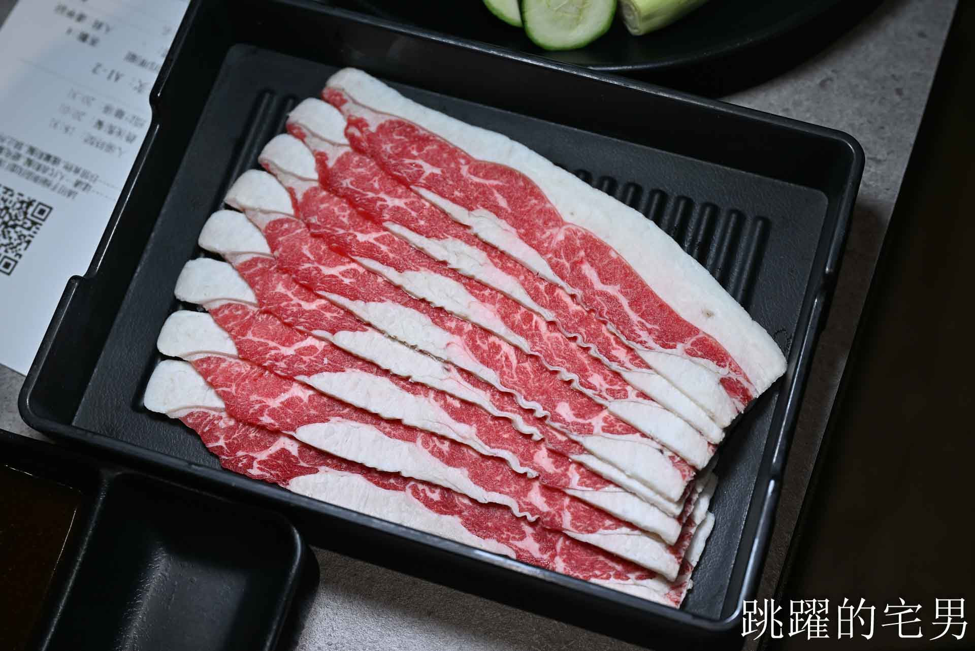 [花蓮燒肉吃到飽]石屋燒肉:  在地人激推的花蓮吃到飽強者，不只和牛哈根達斯吃到飽、雙爐火烤，暖心服務完全戳中心坎裡