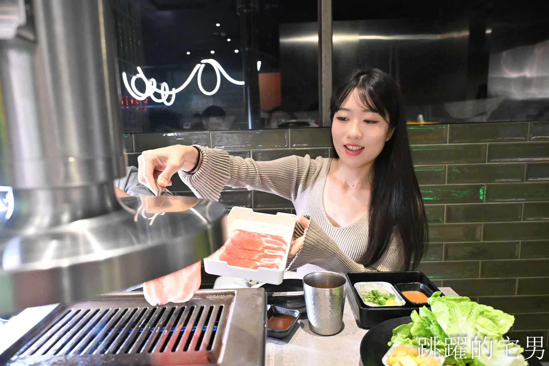 [花蓮燒肉吃到飽]石屋燒肉:  在地人激推的花蓮吃到飽強者，不只和牛哈根達斯吃到飽、雙爐火烤，暖心服務完全戳中心坎裡