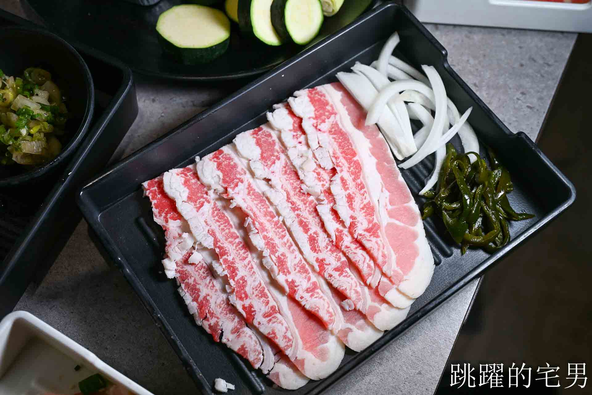 [花蓮燒肉吃到飽]石屋燒肉:  在地人激推的花蓮吃到飽強者，不只和牛哈根達斯吃到飽、雙爐火烤，暖心服務完全戳中心坎裡