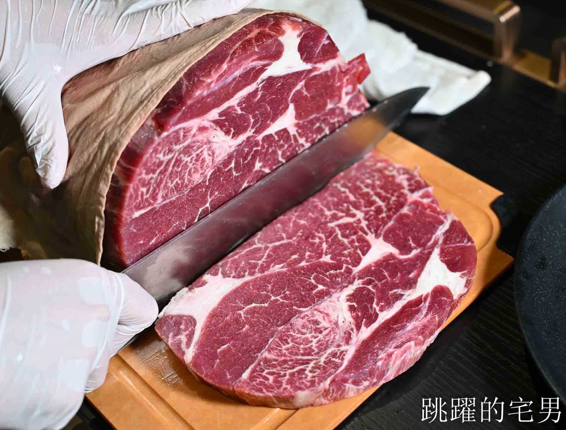 [花蓮燒肉吃到飽]石屋燒肉:  在地人激推的花蓮吃到飽強者，不只和牛哈根達斯吃到飽、雙爐火烤，暖心服務完全戳中心坎裡