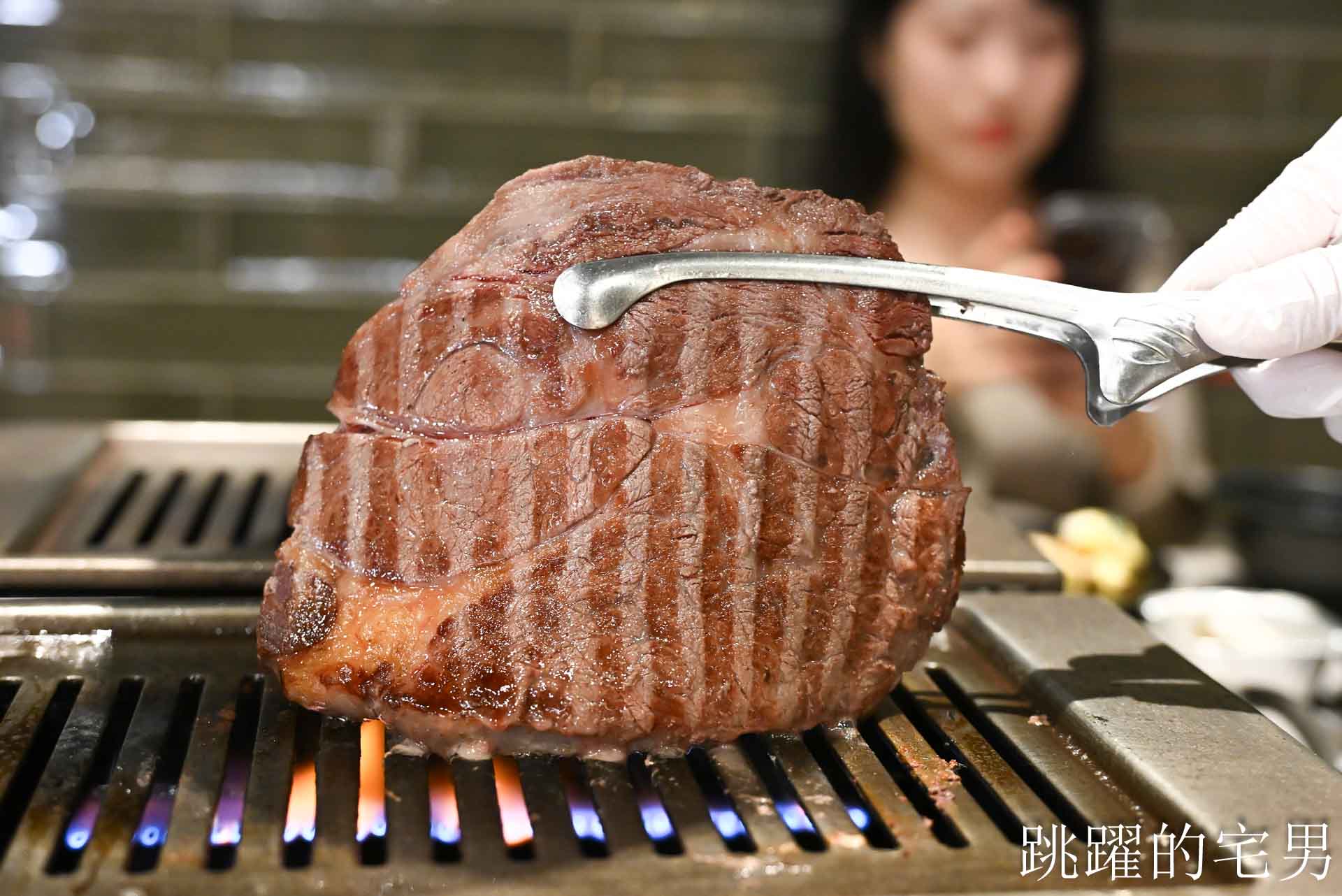 [花蓮燒肉吃到飽]石屋燒肉:  在地人激推的花蓮吃到飽強者，不只和牛哈根達斯吃到飽、雙爐火烤，暖心服務完全戳中心坎裡