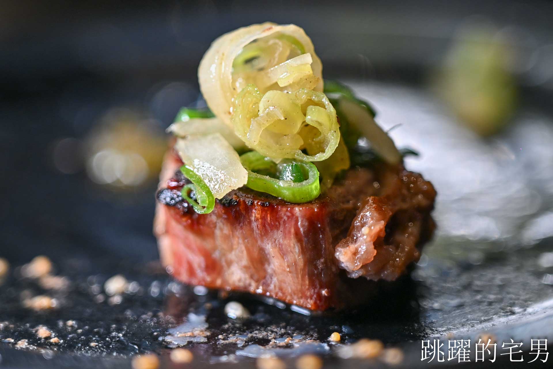 [花蓮燒肉吃到飽]石屋燒肉:  在地人激推的花蓮吃到飽強者，不只和牛哈根達斯吃到飽、雙爐火烤，暖心服務完全戳中心坎裡