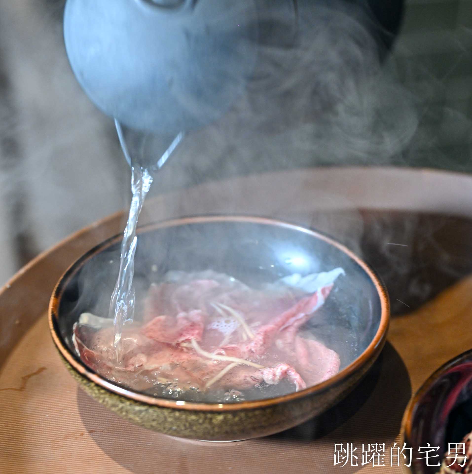 [花蓮燒肉吃到飽]石屋燒肉:  在地人激推的花蓮吃到飽強者，不只和牛哈根達斯吃到飽、雙爐火烤，暖心服務完全戳中心坎裡