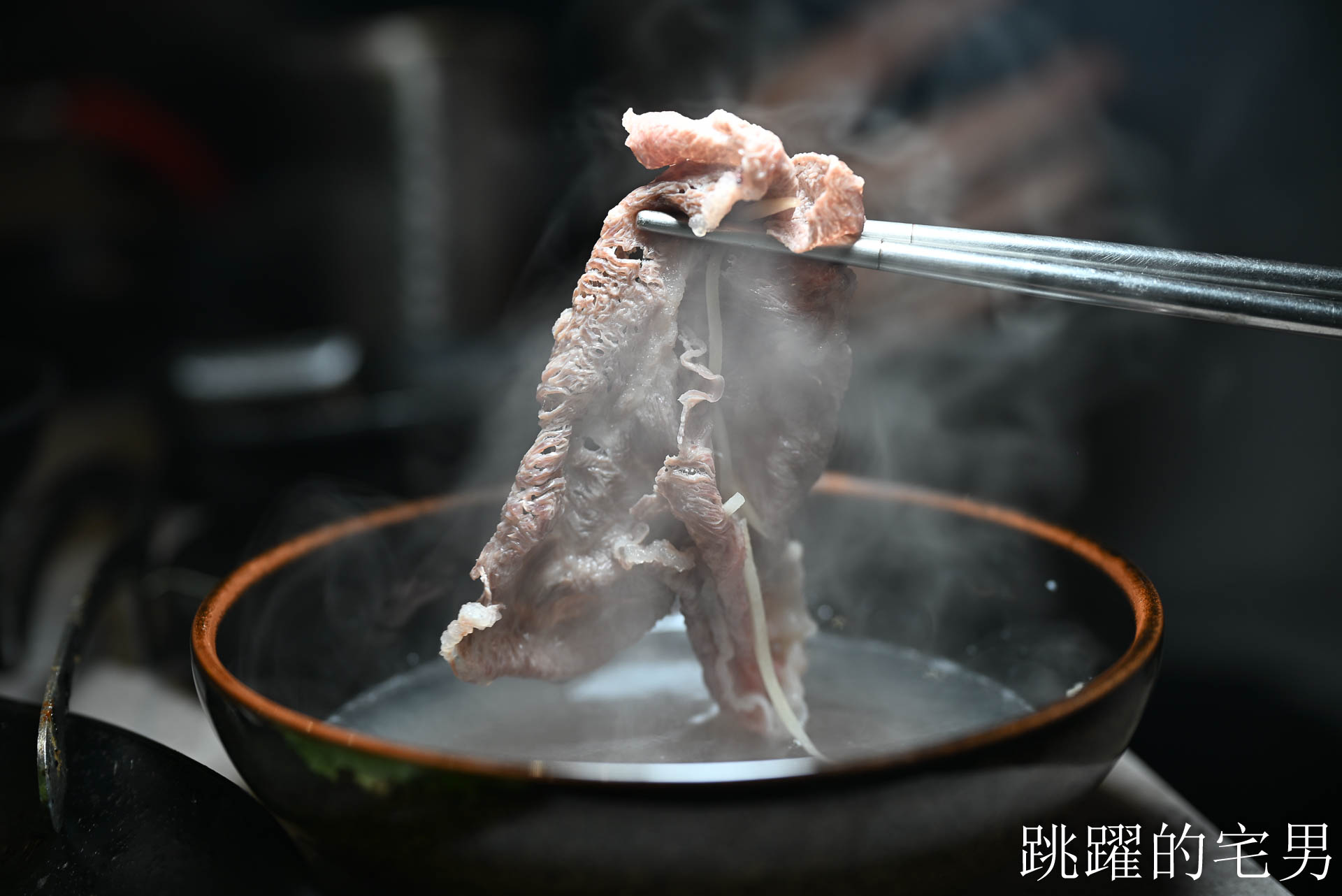 [花蓮燒肉吃到飽]石屋燒肉:  在地人激推的花蓮吃到飽強者，不只和牛哈根達斯吃到飽、雙爐火烤，暖心服務完全戳中心坎裡