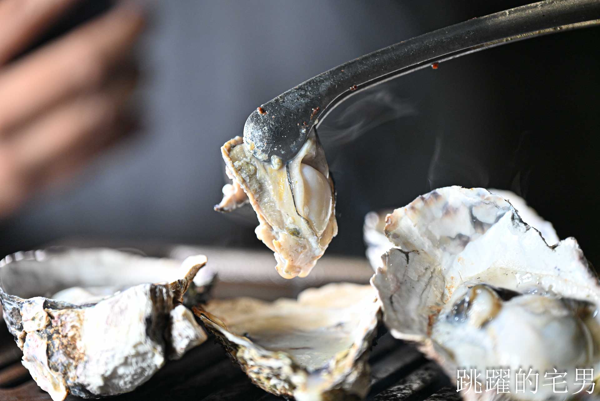 [花蓮燒肉吃到飽]石屋燒肉:  在地人激推的花蓮吃到飽強者，不只和牛哈根達斯吃到飽、雙爐火烤，暖心服務完全戳中心坎裡