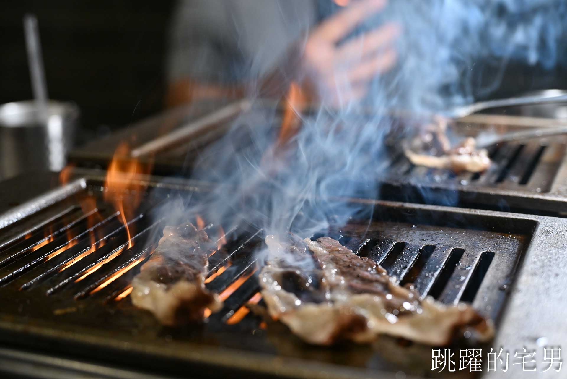 [花蓮燒肉吃到飽]石屋燒肉:  在地人激推的花蓮吃到飽強者，不只和牛哈根達斯吃到飽、雙爐火烤，暖心服務完全戳中心坎裡