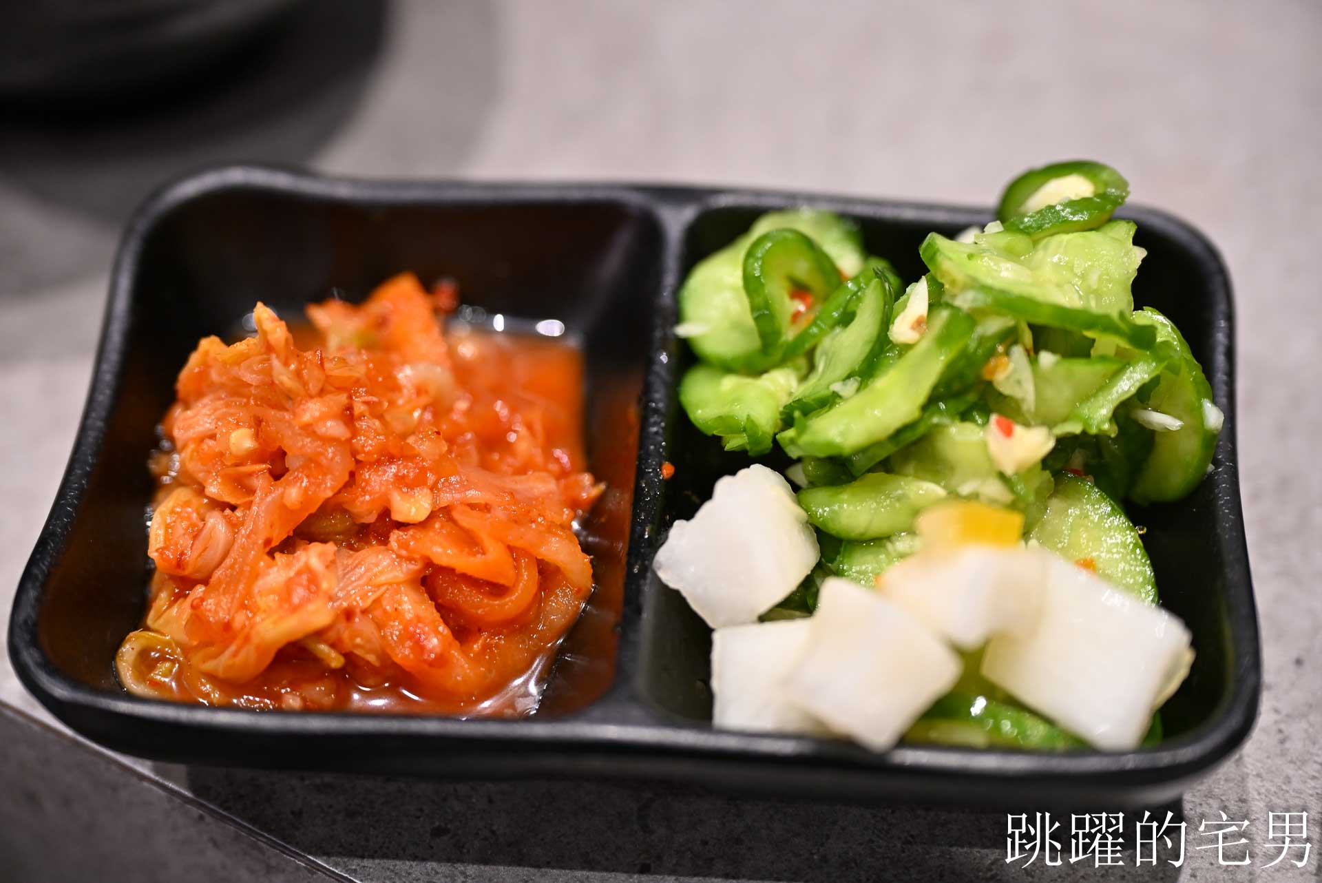 [花蓮燒肉吃到飽]石屋燒肉:  在地人激推的花蓮吃到飽強者，不只和牛哈根達斯吃到飽、雙爐火烤，暖心服務完全戳中心坎裡